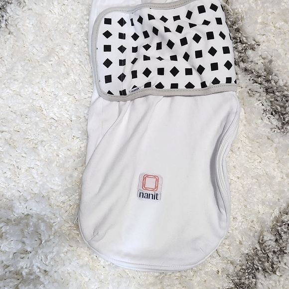 New Nanit Swaddles 0-3m - Picture 8 of 12